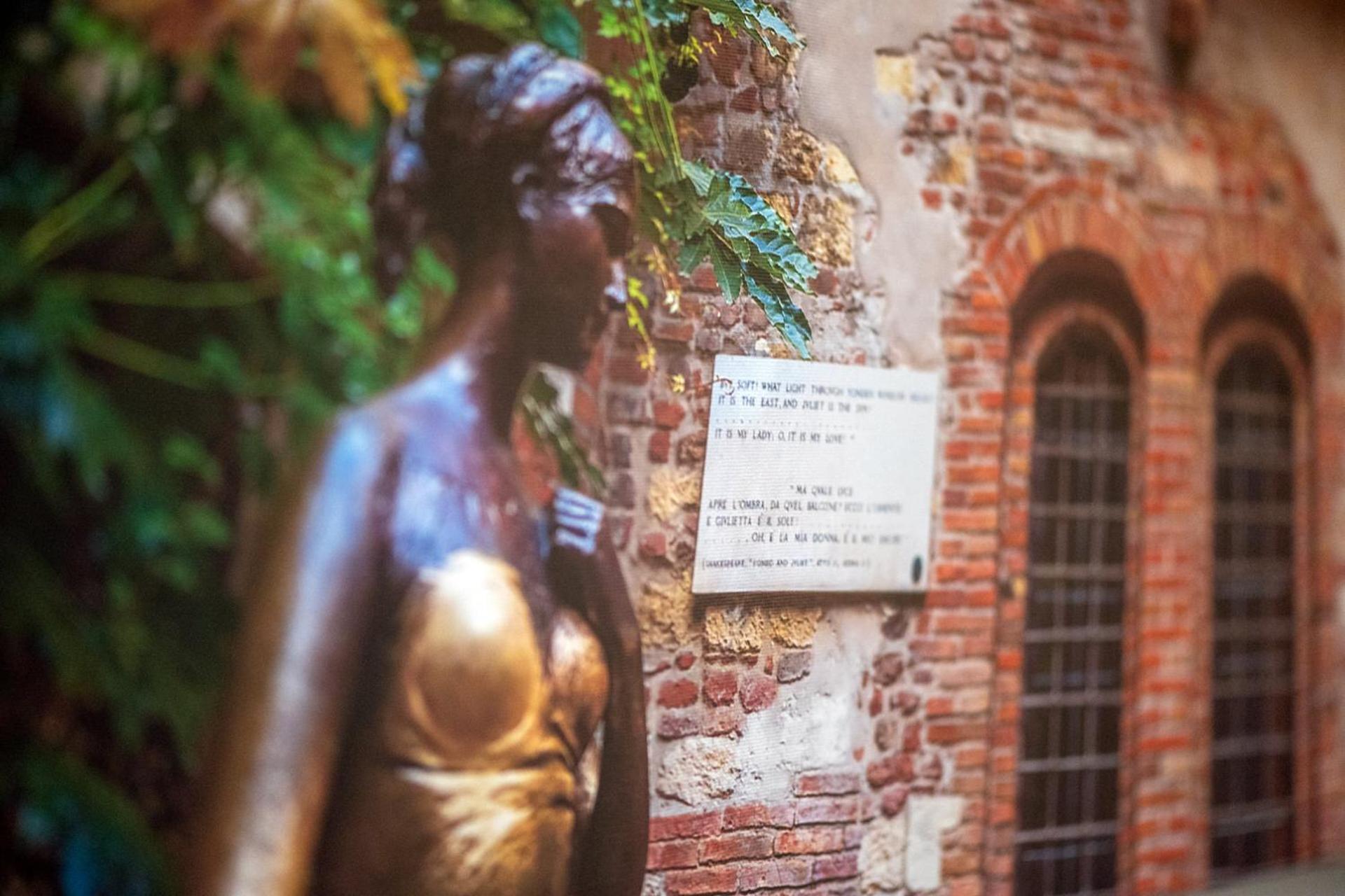 The Red House - & Business * Verona